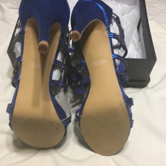 Shoes - Picture 6 of 8